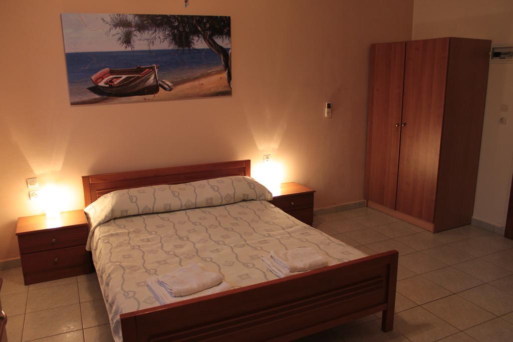 Ballas Apartments Agia Efimia Стая снимка
