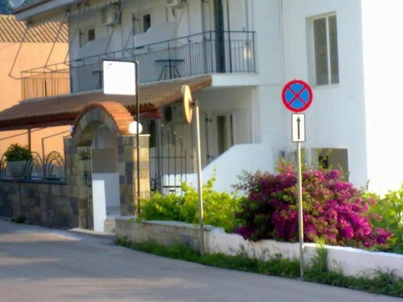 Ballas Apartments Agia Efimia Екстериор снимка