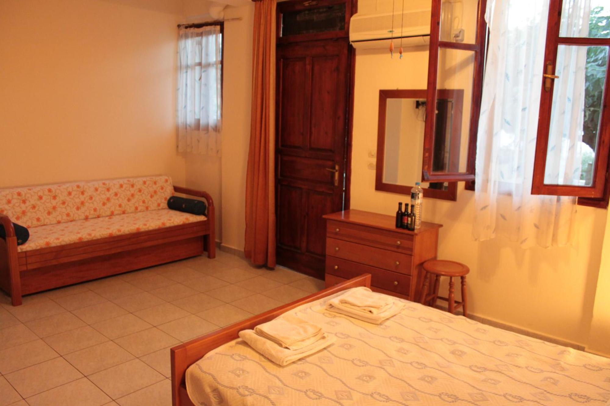 Ballas Apartments Agia Efimia Стая снимка