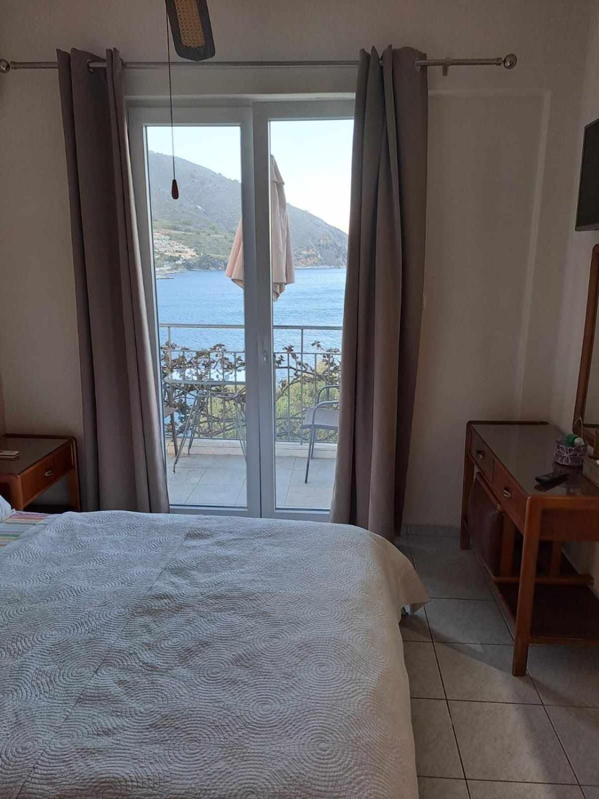 Ballas Apartments Agia Efimia Екстериор снимка