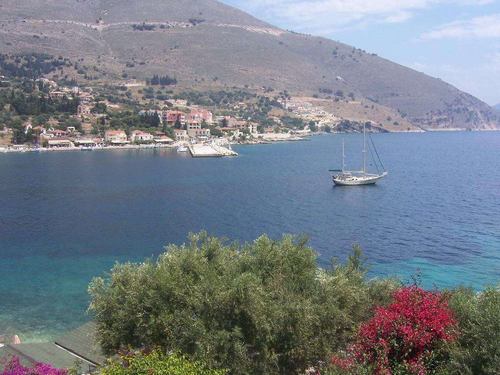 Ballas Apartments Agia Efimia Стая снимка