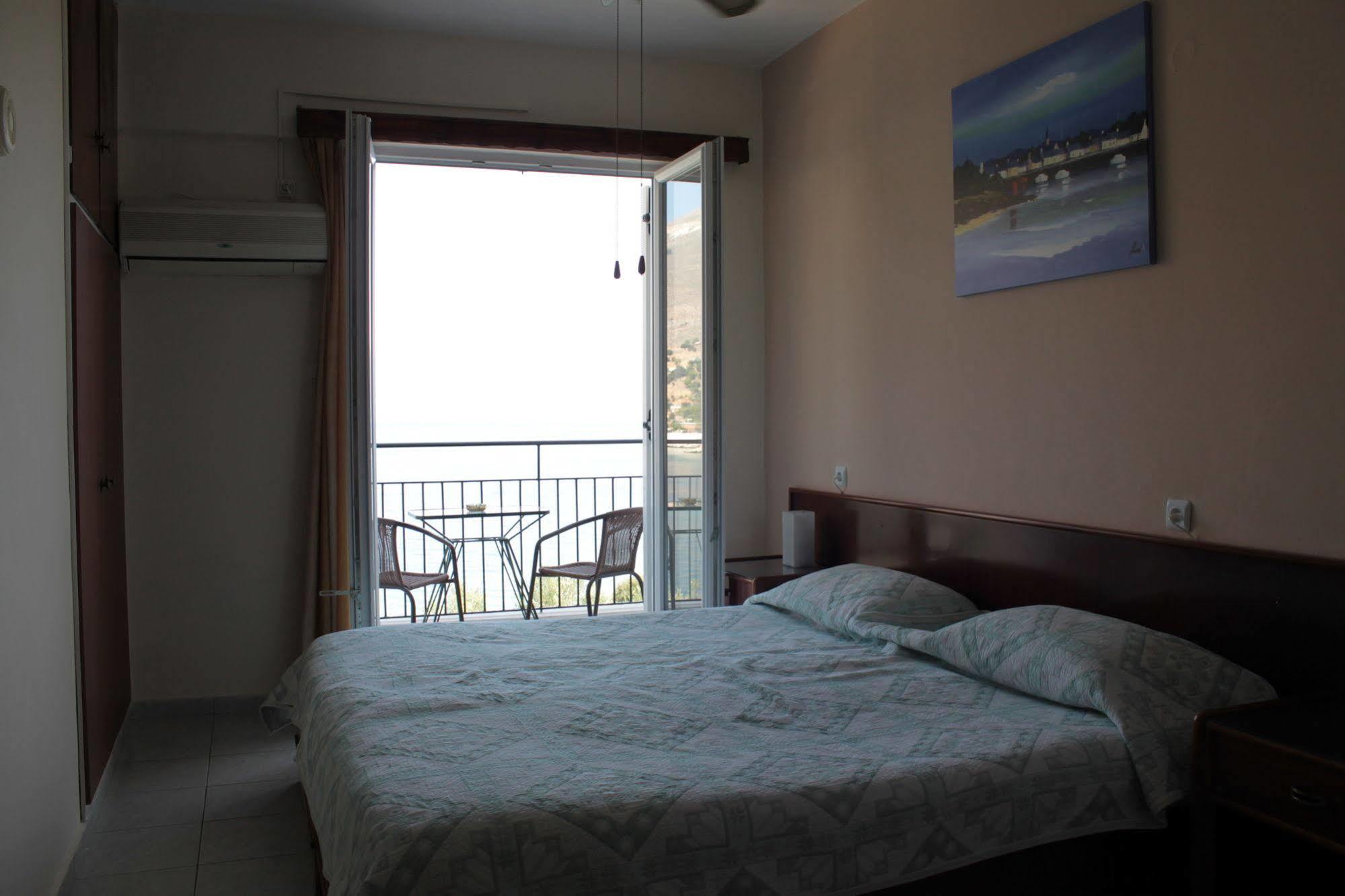 Ballas Apartments Agia Efimia Екстериор снимка